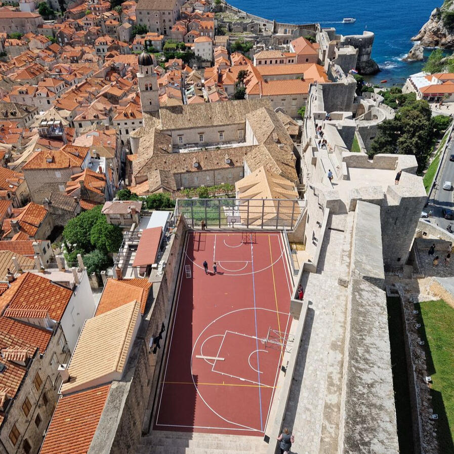 Unique next to Monte Santo!